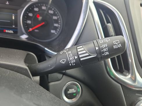 Used 2024 Chevrolet Equinox LT FWD image 38