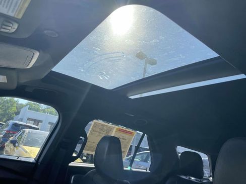 Used 2020 Ford Explorer Platinum image 30