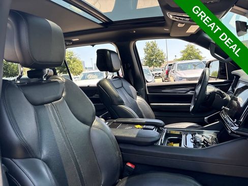 Used 2023 Jeep Wagoneer 4WD w/ Premium Group I image 14