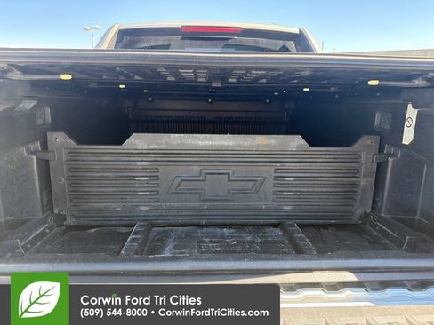 Used 2017 Chevrolet Silverado 1500 LT w/ High Desert Package AWD/4WD image 11