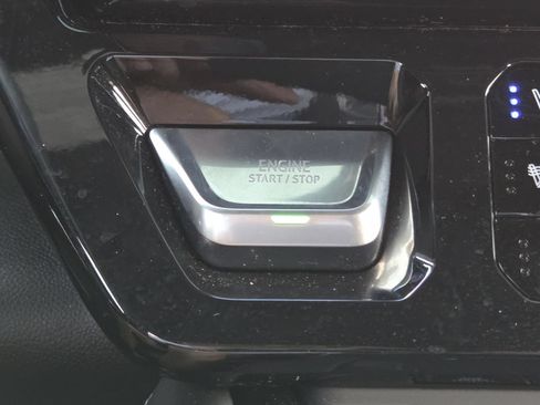 Used 2025 GMC Sierra 2500 AT4X AWD/4WD image 11