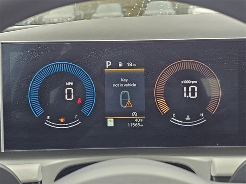 Certified 2025 Hyundai Tucson SE image 11