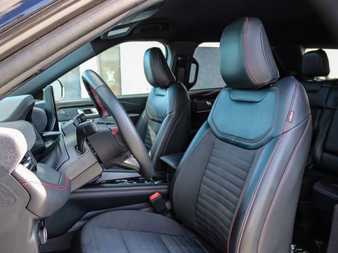 Used 2025 Ford Explorer ST-Line w/ ST-Line Street Pack AWD/4WD image 18