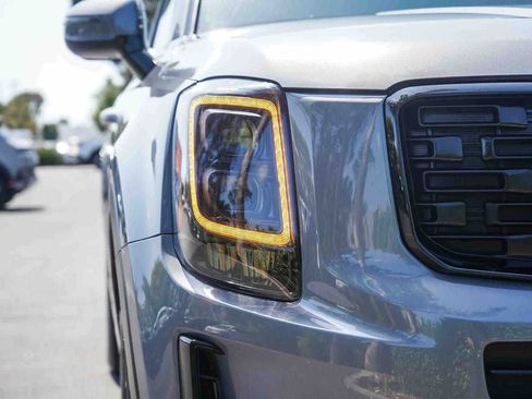 Used 2022 Kia Telluride SX w/ Nightfall Edition Package AWD/4WD image 10