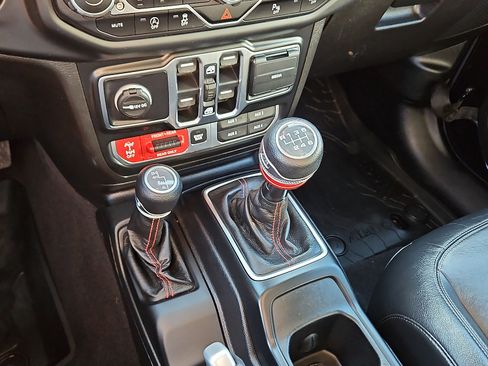 Used 2020 Jeep Wrangler Unlimited Rubicon w/ Steel Bumper Group image 14