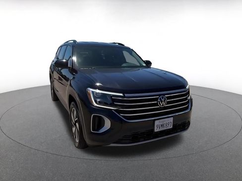 Used 2026 Volkswagen Atlas SE FWD image 3