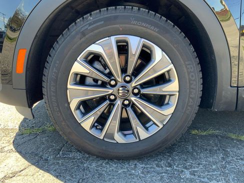 Used 2024 Buick Envision Preferred AWD/4WD image 24