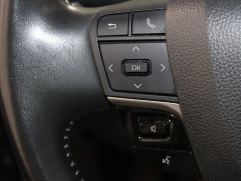 Used 2025 Toyota Camry SE FWD image 27