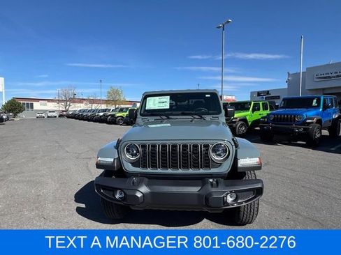 New 2026 Jeep Gladiator Sport AWD/4WD image 13