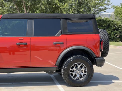 Used 2023 Ford Bronco Badlands AWD/4WD image 6