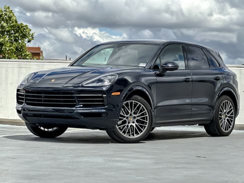 Used 2023 Porsche Cayenne Platinum Edition AWD/4WD image 1