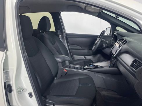 Used 2025 Nissan Leaf SV Plus image 29