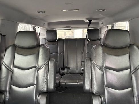 Used 2020 Cadillac Escalade ESV Luxury image 9