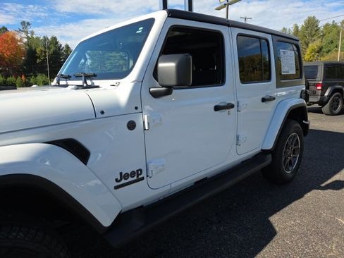 Used 2021 Jeep Wrangler Unlimited Sahara image 30