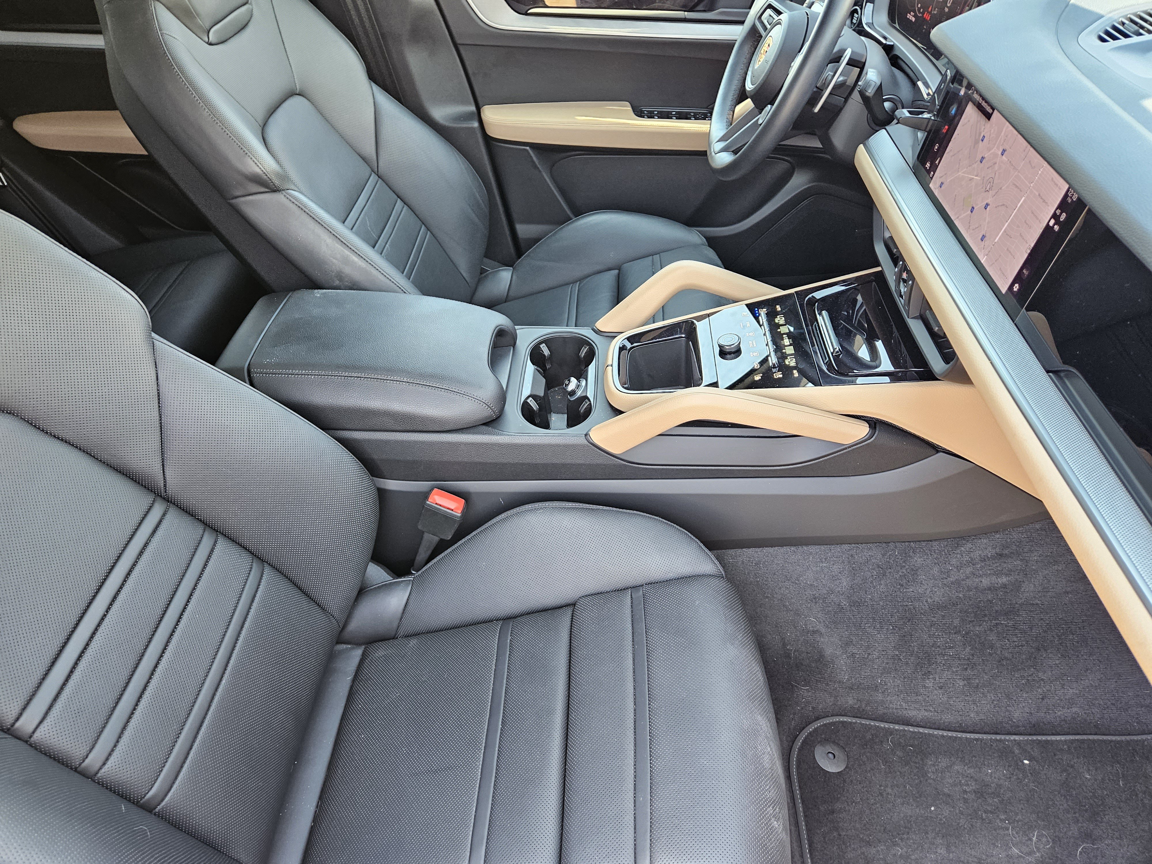 Certified 2024 Porsche Cayenne AWD/4WD image 15