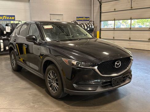 Used 2017 MAZDA CX-5 Touring w/ Preferred Equipment Package AWD/4WD image 3