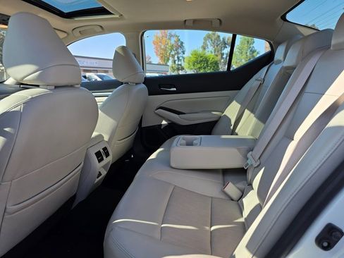 Used 2022 Nissan Altima 2.5 Platinum image 16