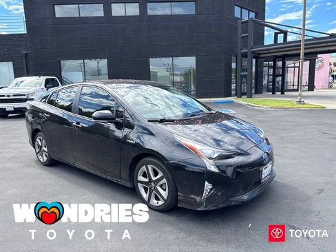 Used 2016 Toyota Prius Three Touring FWD image 1