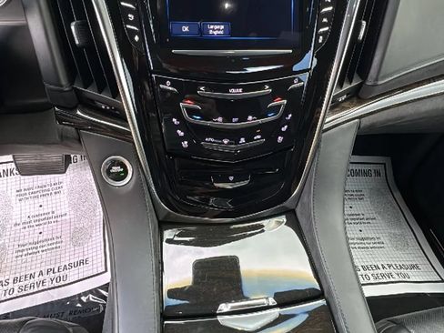 Used 2016 Cadillac Escalade Platinum RWD image 18