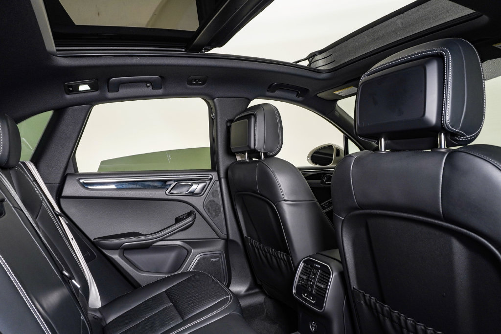 Certified 2026 Porsche Macan S AWD/4WD image 16