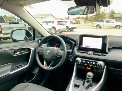 Used 2025 Toyota RAV4 XLE w/ Convenience Package image 35