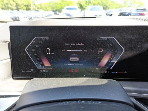 Used 2023 BMW X7 xDrive40i w/ Premium Package AWD/4WD image 4
