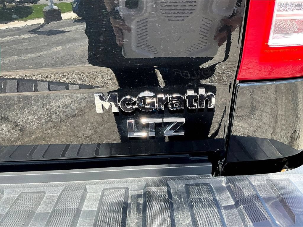 Used 2018 Chevrolet Silverado 1500 LTZ w/ LTZ Plus Package AWD/4WD image 26
