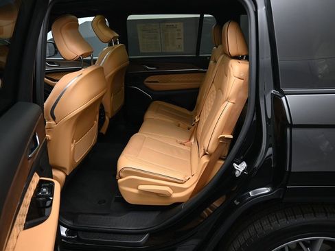 Used 2022 Jeep Grand Cherokee L Summit w/ Advanced Protech Group IV image 30