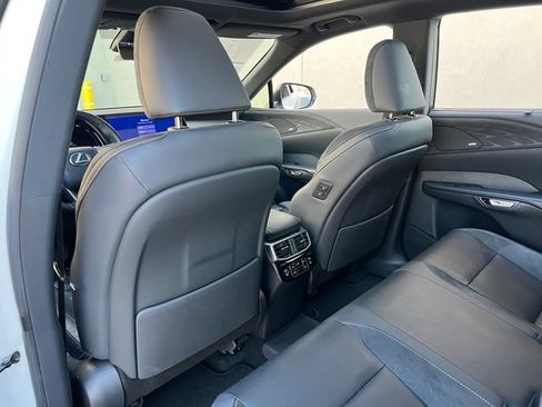 Used 2025 Lexus RX 450h AWD w/ Convenience Package image 33
