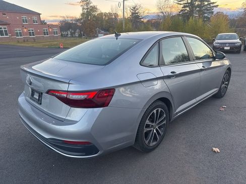 Used 2023 Volkswagen Jetta Sport image 4