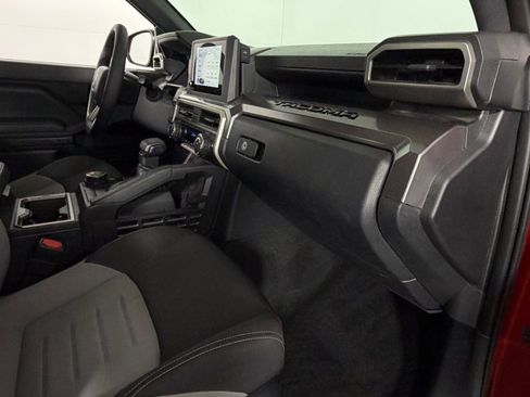 Used 2025 Toyota Tacoma TRD Sport image 29