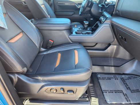 Used 2023 GMC Sierra 1500 AT4 w/ Technology Package image 18