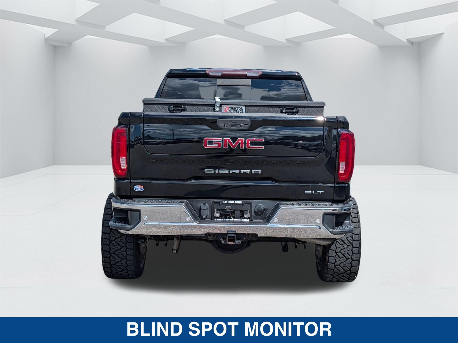 Used 2020 GMC Sierra 1500 SLT w/ SLT Premium Plus Package RWD image 6