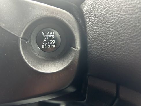 Certified 2022 Jeep Renegade Latitude w/ Convenience Group AWD/4WD image 24