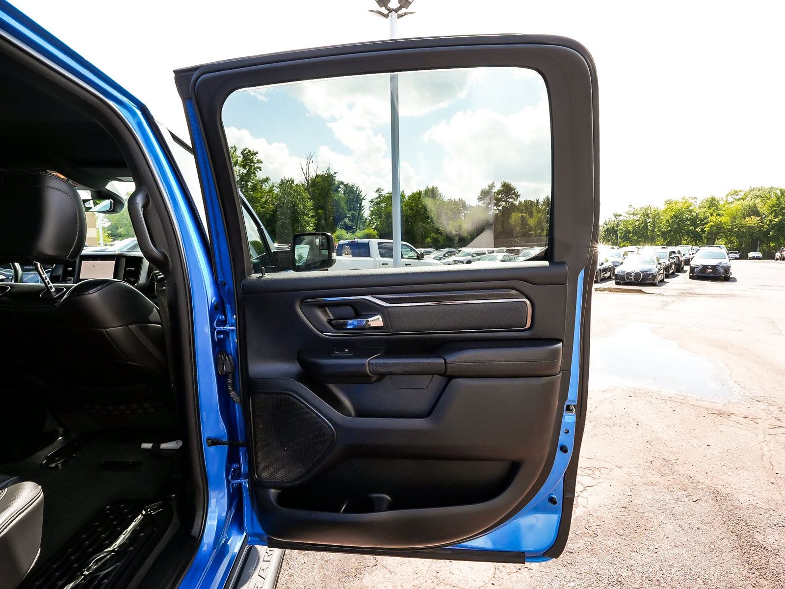 Used 2023 RAM 1500 Big Horn AWD/4WD image 14