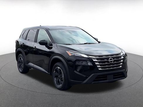 Used 2025 Nissan Rogue SV FWD image 3