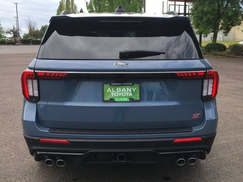 Used 2025 Ford Explorer ST AWD/4WD image 6