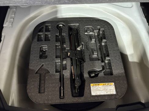 Certified 2025 Toyota Corolla SE image 26