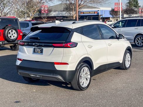 Certified 2022 Chevrolet Bolt EUV LT image 4
