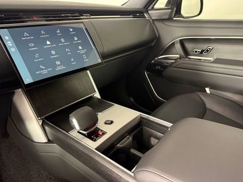 New 2025 Land Rover Range Rover SE image 24