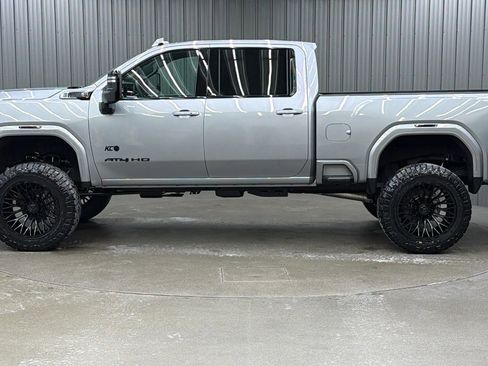 Used 2026 GMC Sierra 2500 AT4 w/ Max Trailering Package image 2