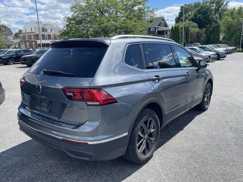 Used 2023 Volkswagen Tiguan SE w/ Panoramic Sunroof Package AWD/4WD image 7