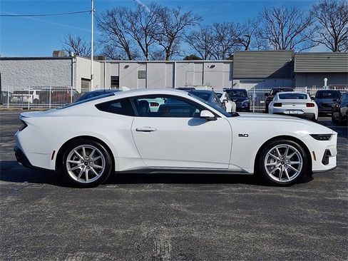 Used 2025 Ford Mustang GT Premium image 7