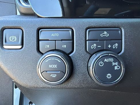 Certified 2025 Chevrolet Silverado 1500 LT image 14