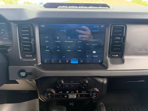 Used 2024 Ford Bronco Everglades AWD/4WD image 29