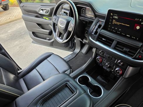 Used 2024 GMC Yukon SLT RWD image 22