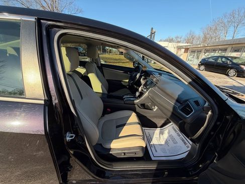 Used 2018 Honda Civic Touring image 13