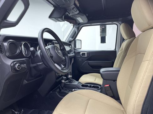 Used 2020 Jeep Wrangler Sport image 10