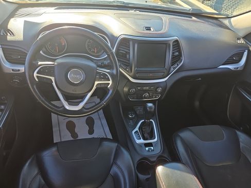 Used 2016 Jeep Cherokee Trailhawk w/ Cold Weather Group image 10