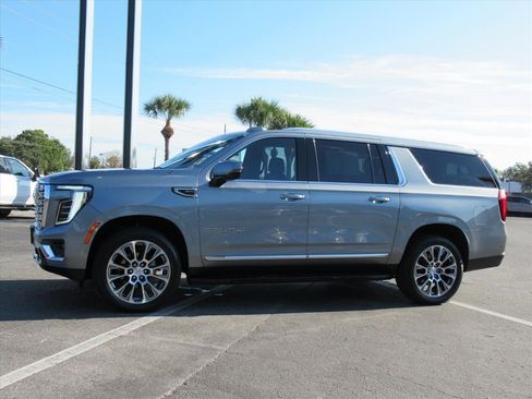 Used 2025 GMC Yukon XL Denali image 2